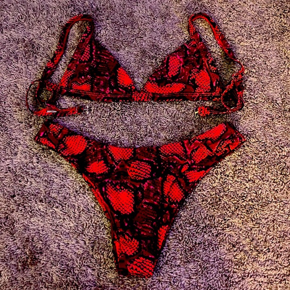 Small women’s swimsuit - Picture 1 of 1